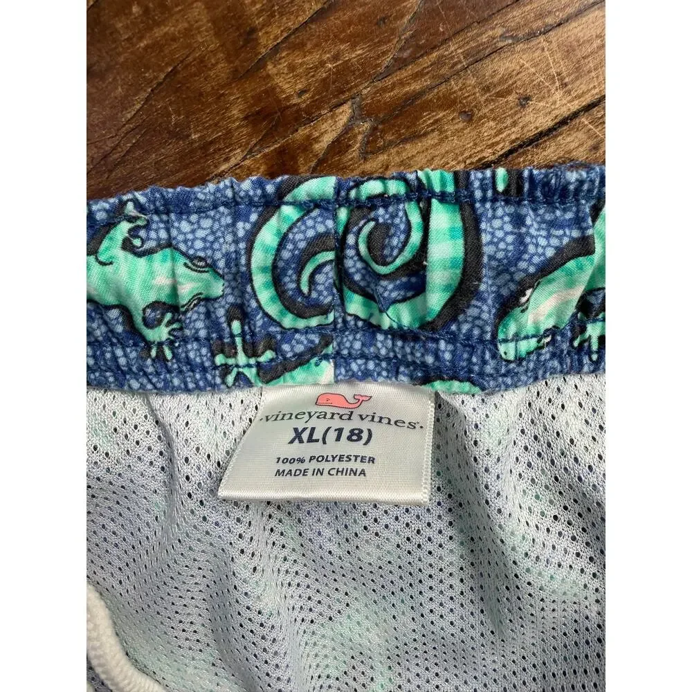 Vineyard Vines Boys Gecko‎ Swim trunks size XL